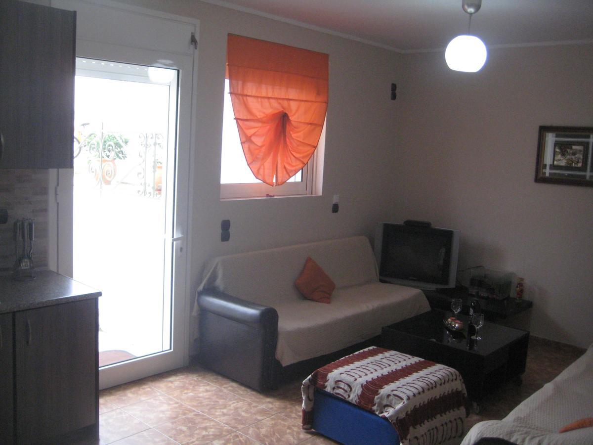 Rea'S Guest House Ártemida Kültér fotó